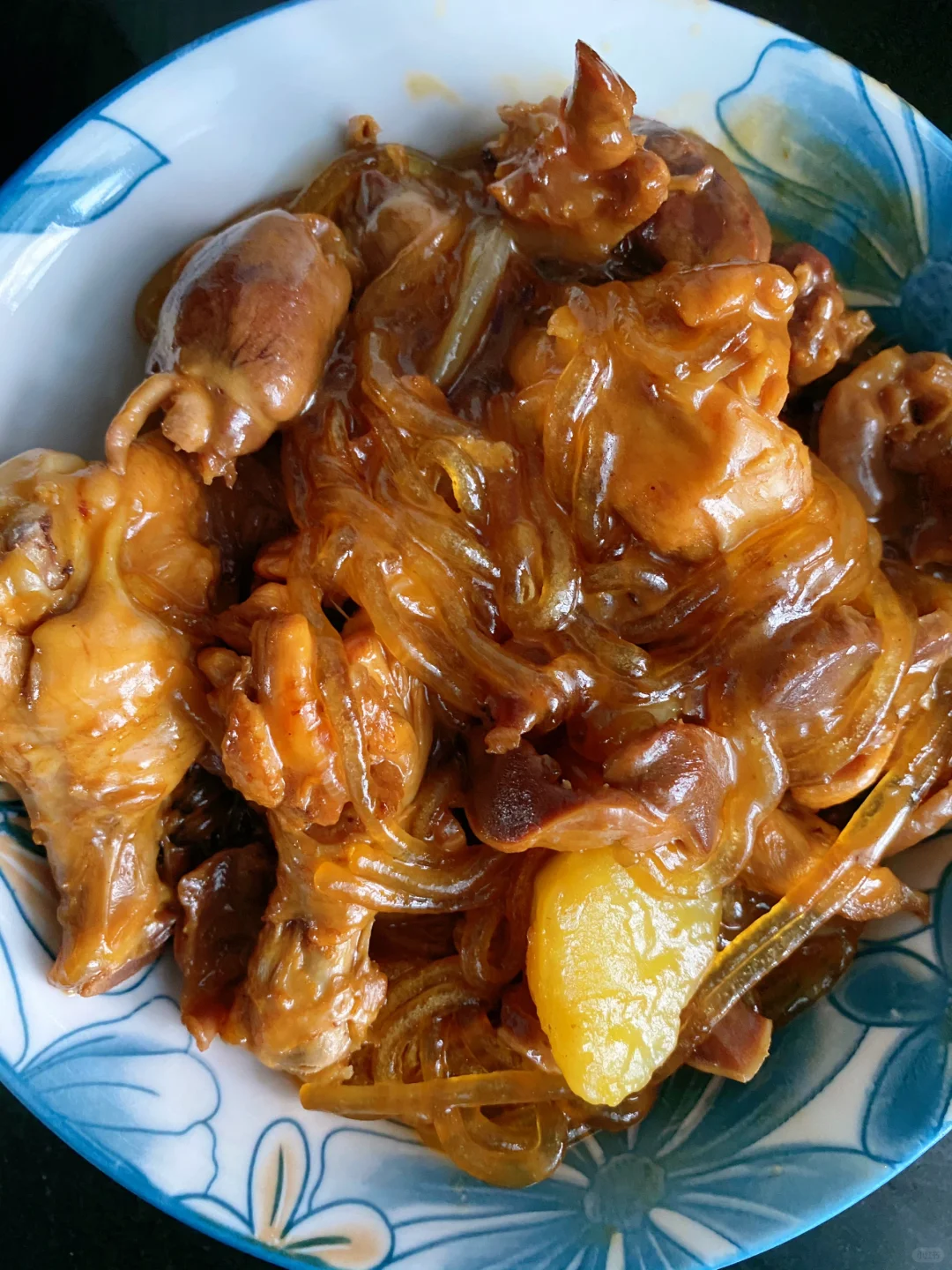 软烂入味超级香！鸡肉炖粉条😋