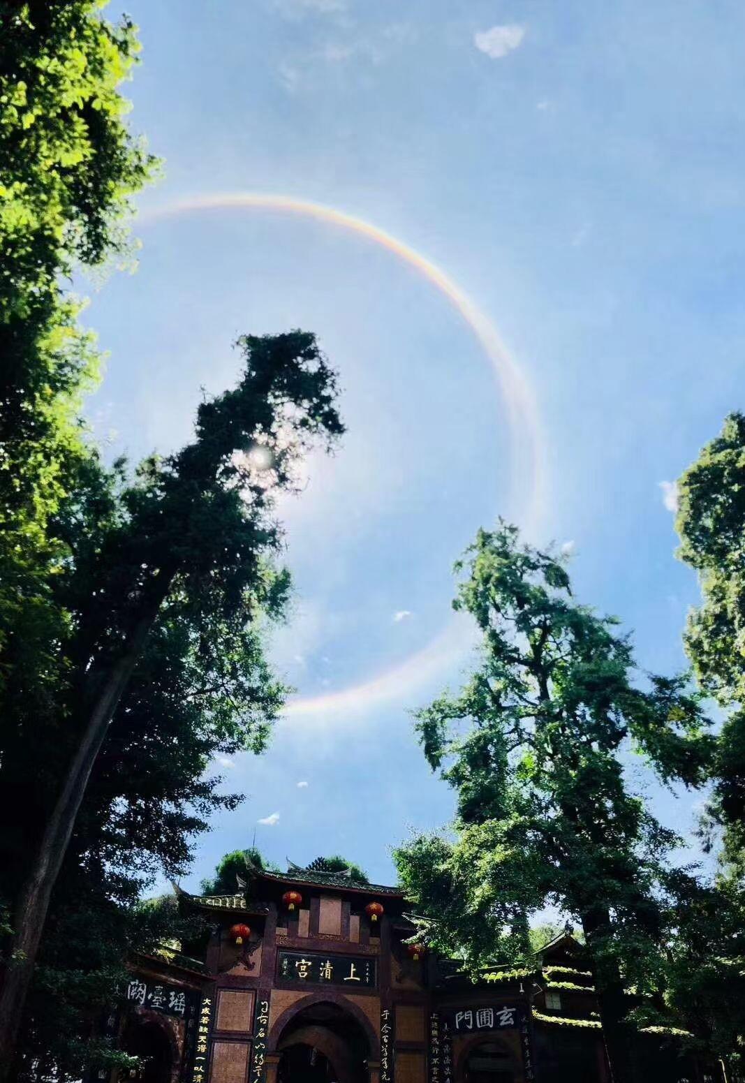 有件事，我一直想说。
越懂事的人，
反而最危险！不是说她一定会做错什么，而是那种