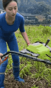 1 果然，勤劳的女人最美！[赞]
2 是艺高，还是胆大？尽管最后开走了！
3 哈