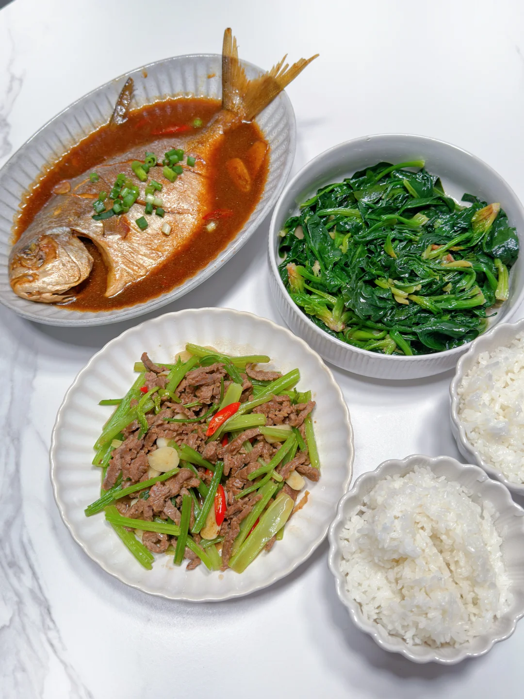 ✅晚餐分享｜红烧鲳鱼➕芹菜炒牛肉➕清炒菠菜