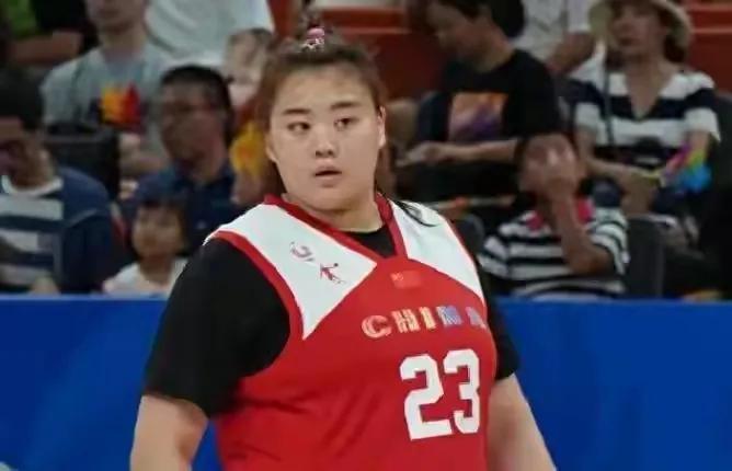 杨力维因伤在走下坡路，金维娜年龄大又不是主力，潘只能防守，进攻太差，这三人未来三