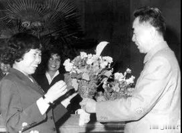 1959年，云南陇川一位年仅18岁的普通女孩徐学惠，面对6名凶悍的匪特，用自己的