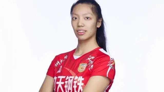【唐欣遭遇无端网暴】
中国女排昨天晚上才0-3败于土耳其女排，结果，国家队遭到无