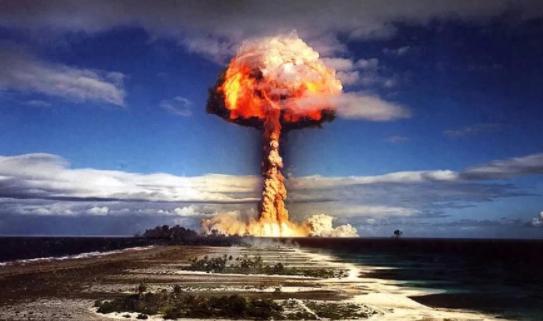 估计大家都很疑惑吧？
明明美以都有核武器，而伊朗目前还没有，只要一发战争瞬间结束