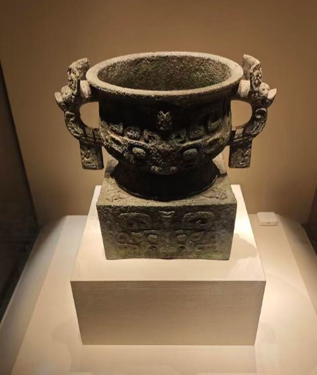 青铜器上的32字是时间证据禁止出境展览国宝的含金量利簋堪称商周断代的关键钥匙，3