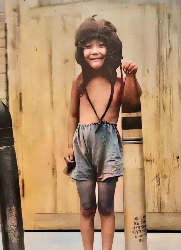 1946年，最小烈士“小萝卜头”宋振中，留下的照片。当时，他被关在了中美合作集中