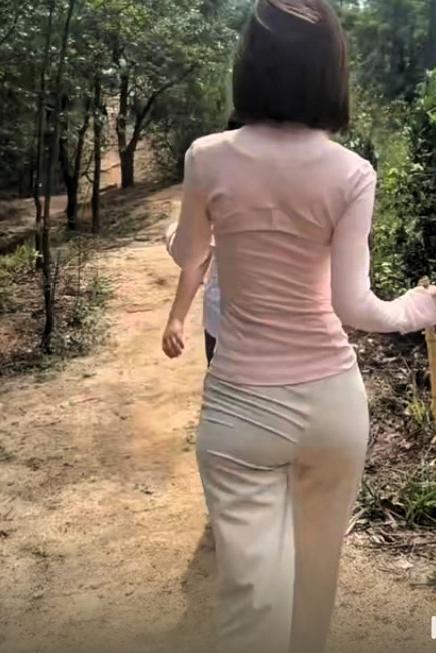 上世纪八九十年代，
执行计划生育政策时，
受重男轻女观念的影响，
弃养女婴的情况