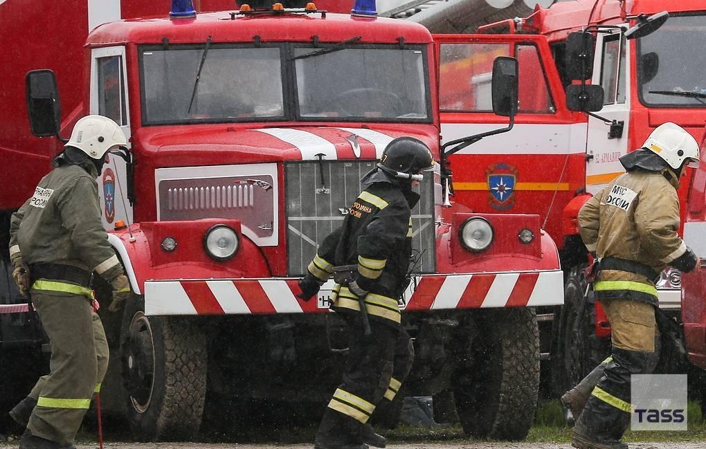 新闻快讯：普京指示俄紧急情况部长赴克拉斯诺达尔边疆区，坐镇指挥图阿普谢炼油厂火灾