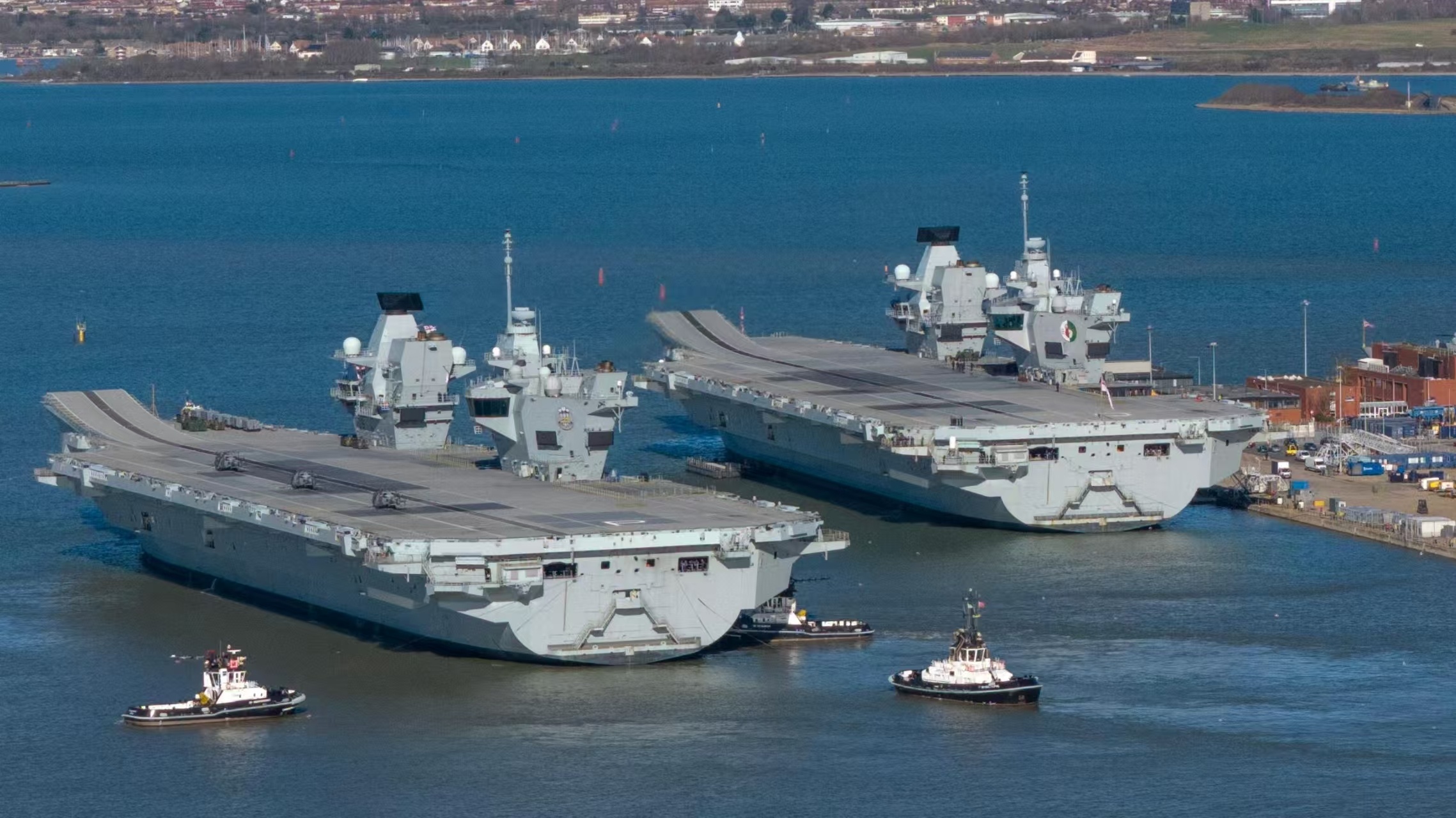 特朗普嘲笑英国皇家海军：你们连海军都没有……你们太老了，以前那些航空母舰也没什么