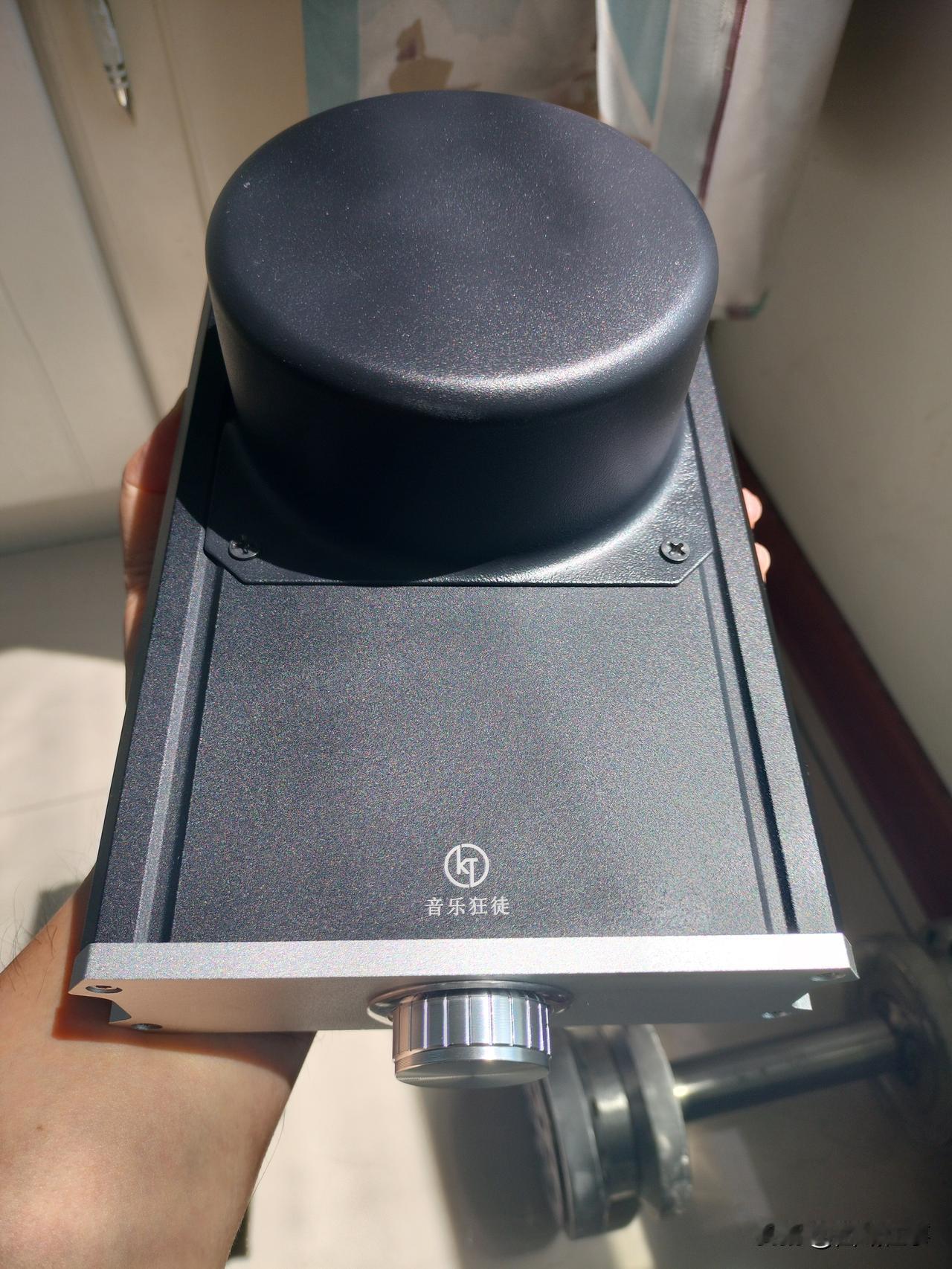 新功放试听，心情还是很愉悦的，虽然自己也做功放，但是也要能接受人家的优秀，虚心学