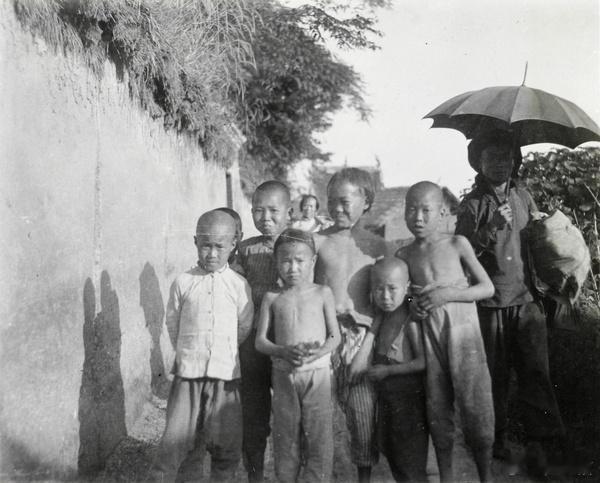 街头的儿童，北京，1918年 ​​​