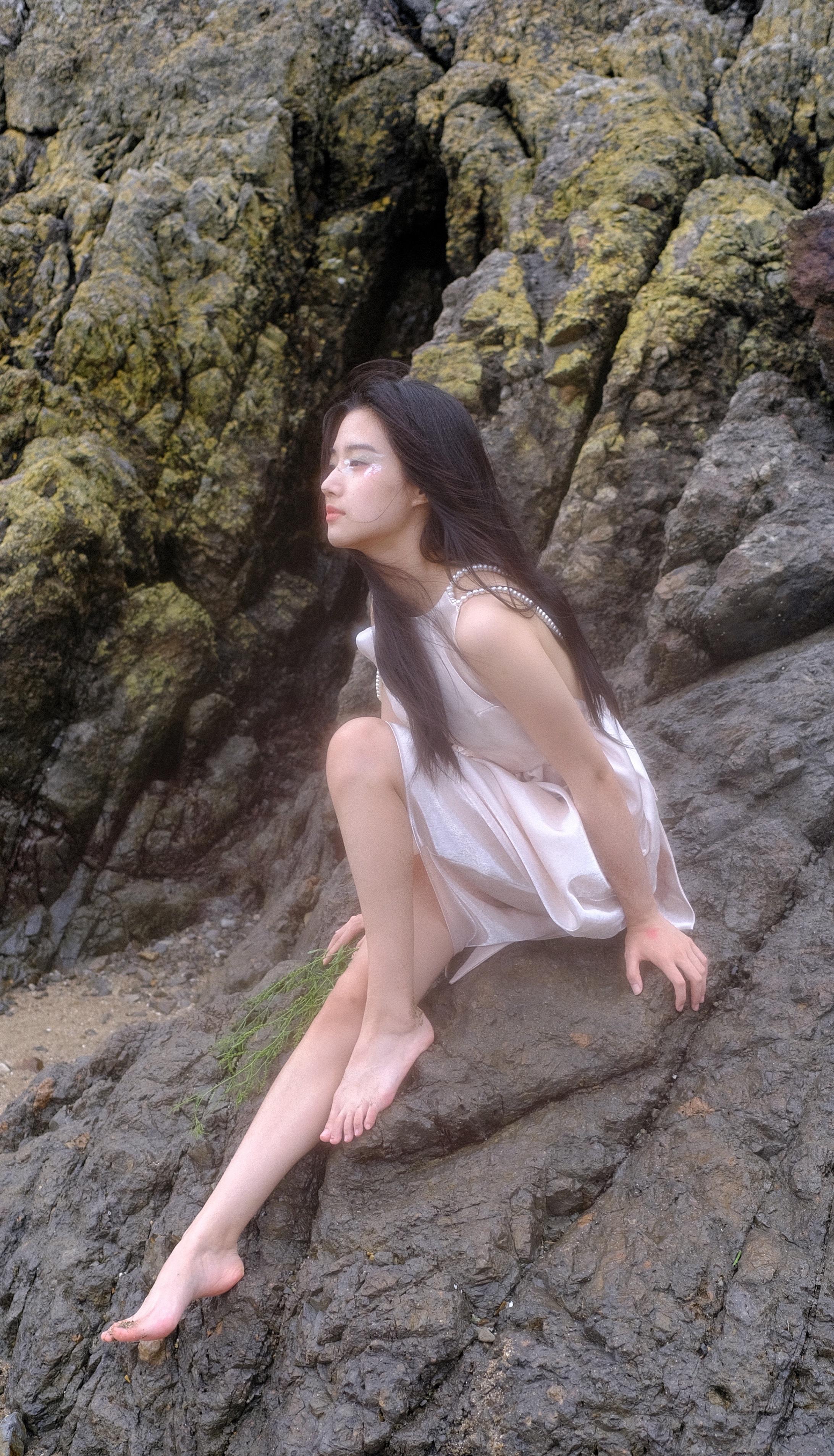 卢昱晓。