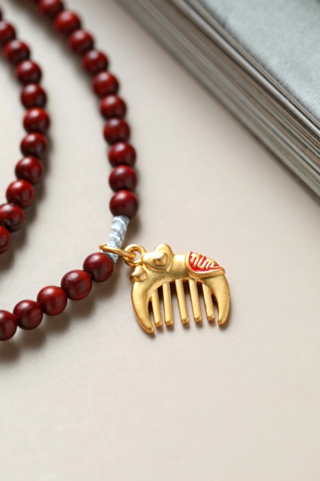 紫檀原创 【一梳百顺】4mm170颗说什么一万年，都太遥远，不妨珍惜眼前；有你相