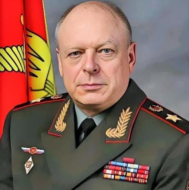 这一巴掌打得太响了，美国人脸都肿了。俄罗斯只派了120名军事顾问，大摇大摆进了委