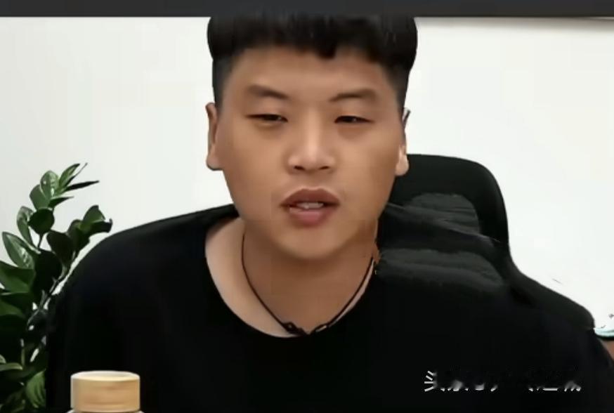 向鹏1比3A勒布伦
郝帅:  整个能力，各方面就是打不动人家
人家这种过来的球质