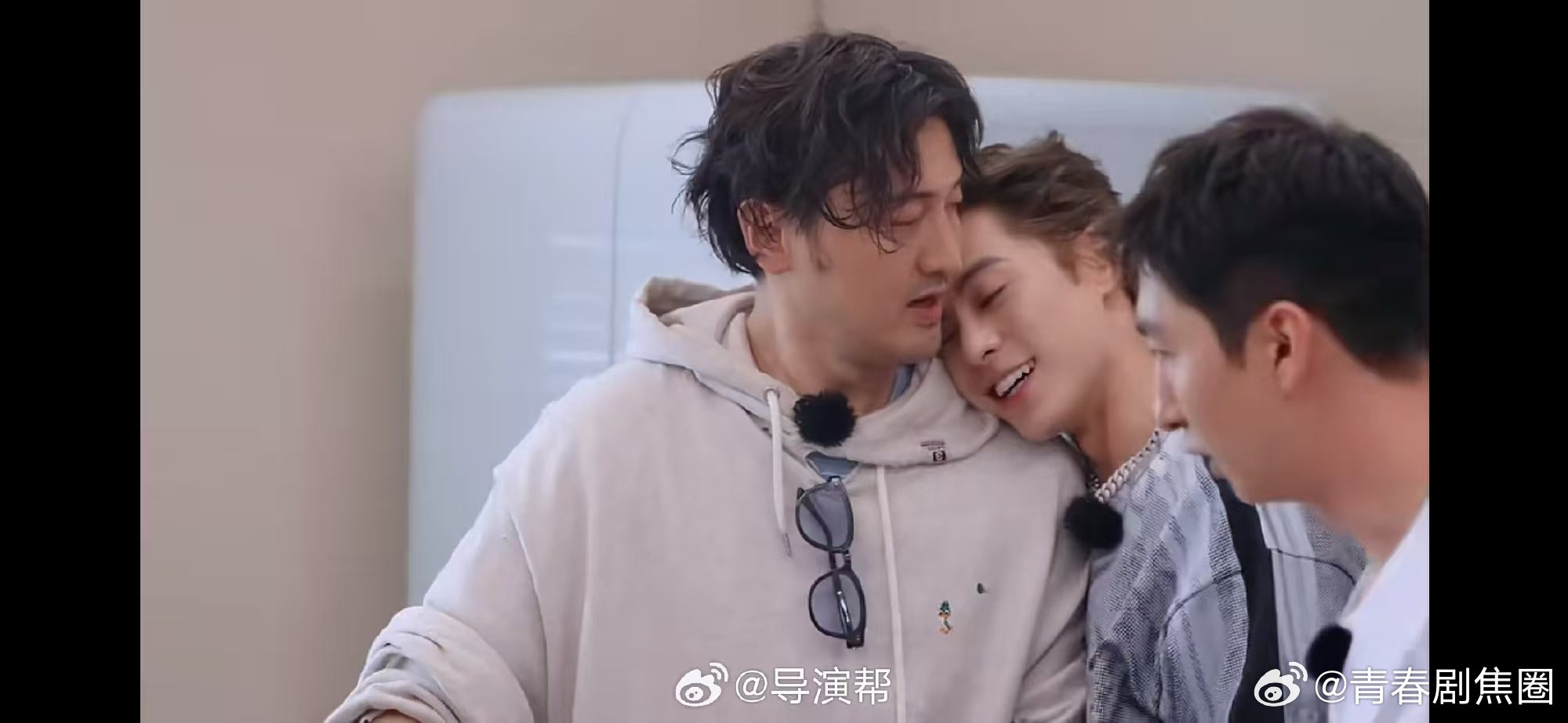 亲爱的客栈第4期37分钟亲爱的客栈37 分 07 秒的温柔瞬间，朋友间不用言说的