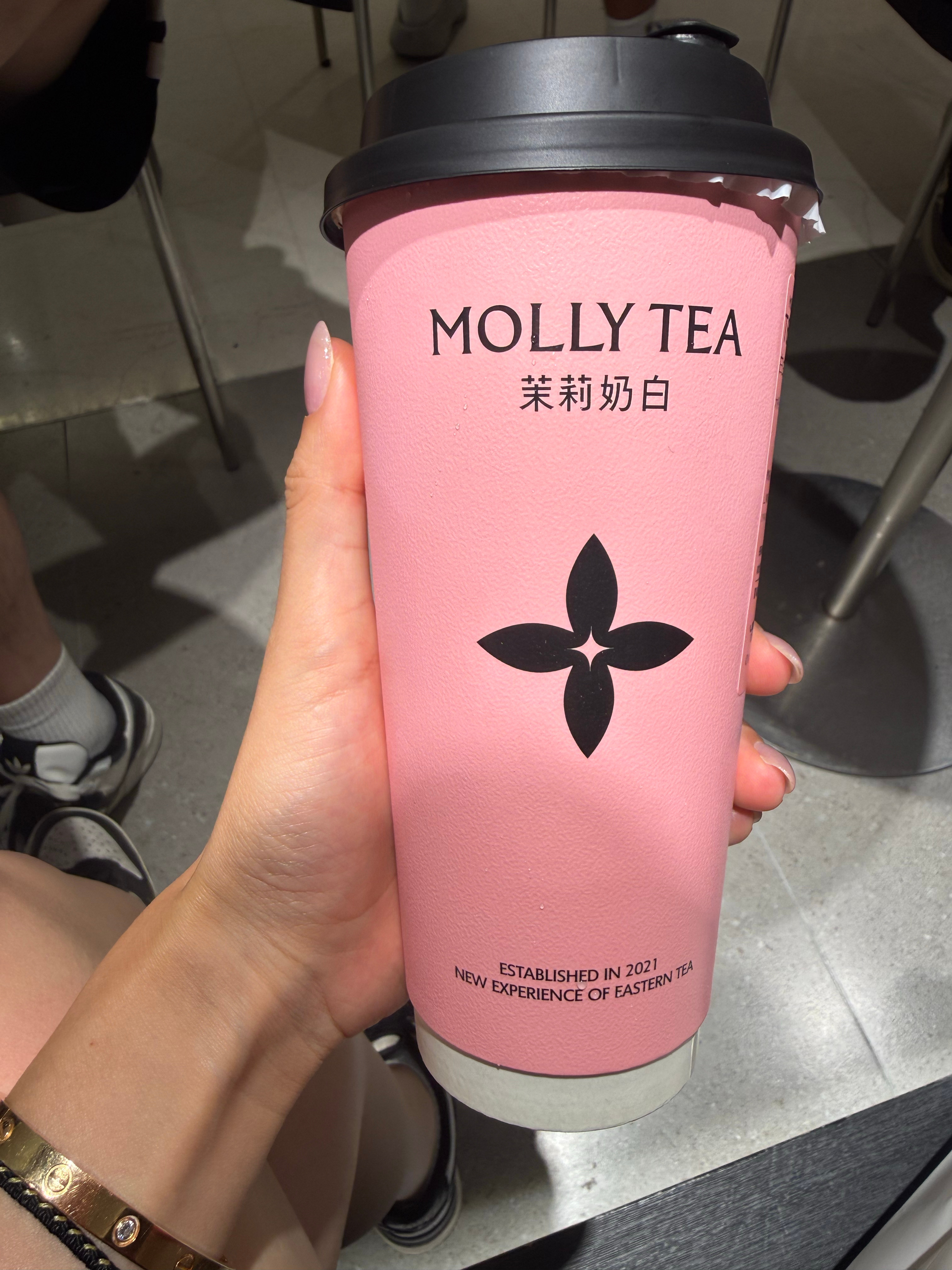 第一次喝茉莉奶白说实话要是没这回事，我还真想不起来喝他家
