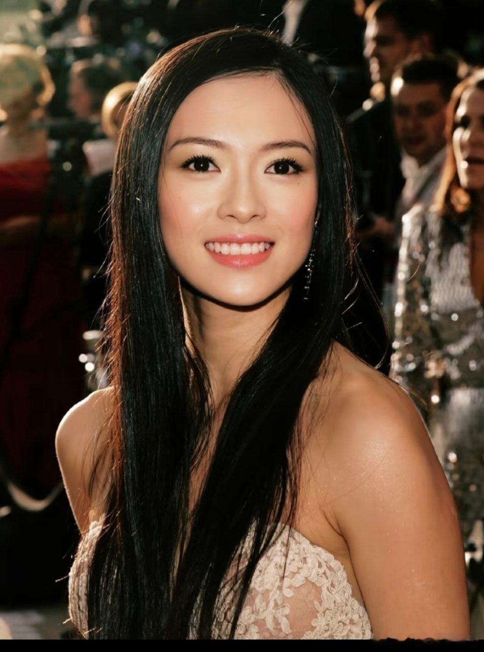 霍启山娜然疑似注册结婚了章子怡都没搞定的男人，娜然直接拿下了。 ​​​