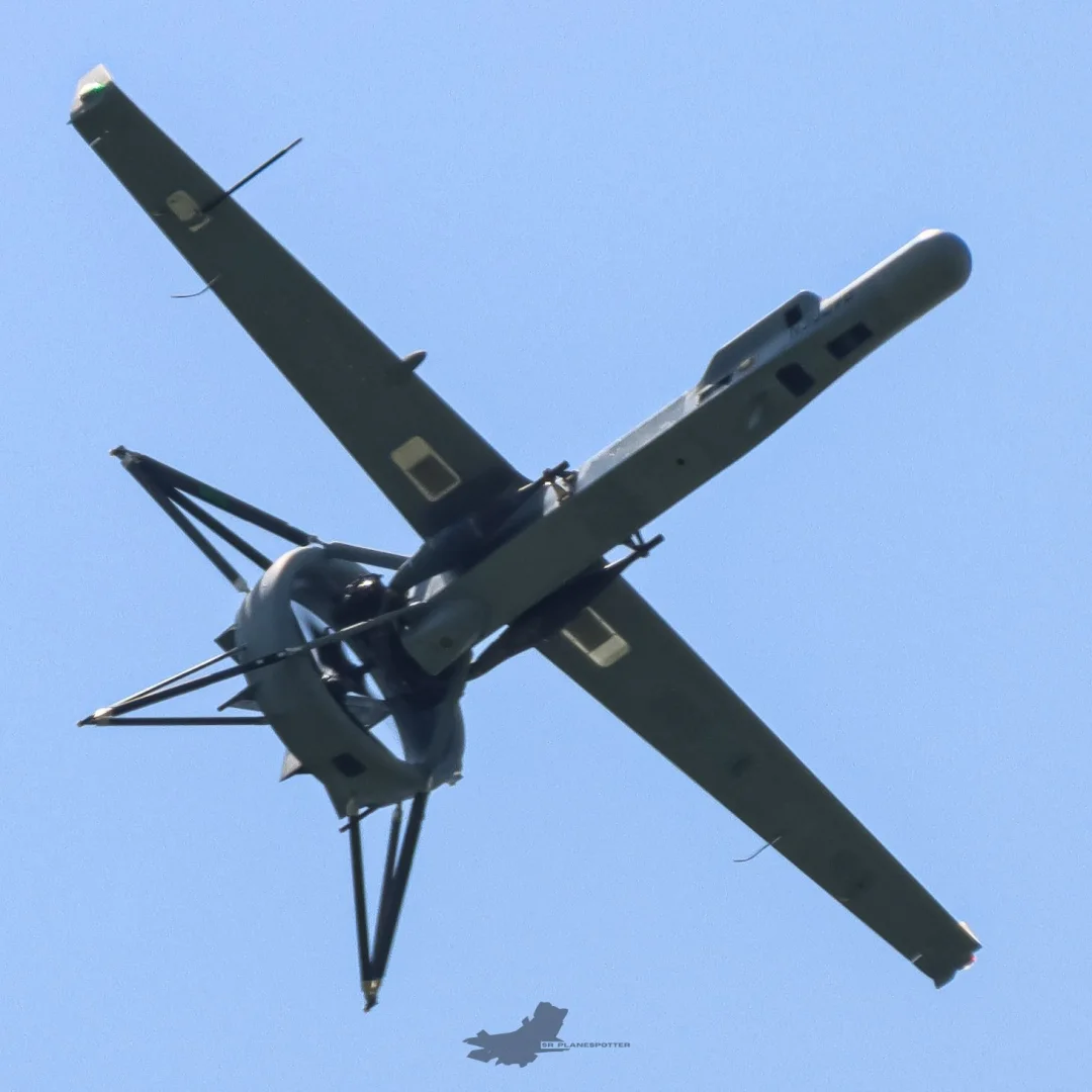 少见的V-BAT无人机低空平飞图