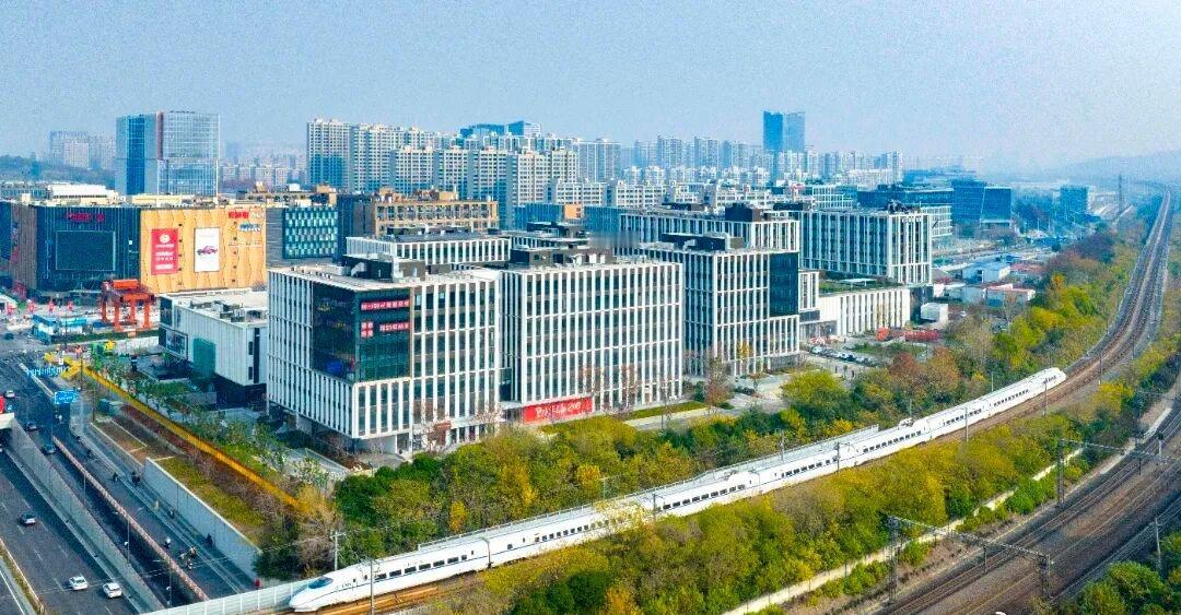 【这一市重大项目，全面建成！】好消息！市重大项目南京铁北红山国际社区，全面建成 