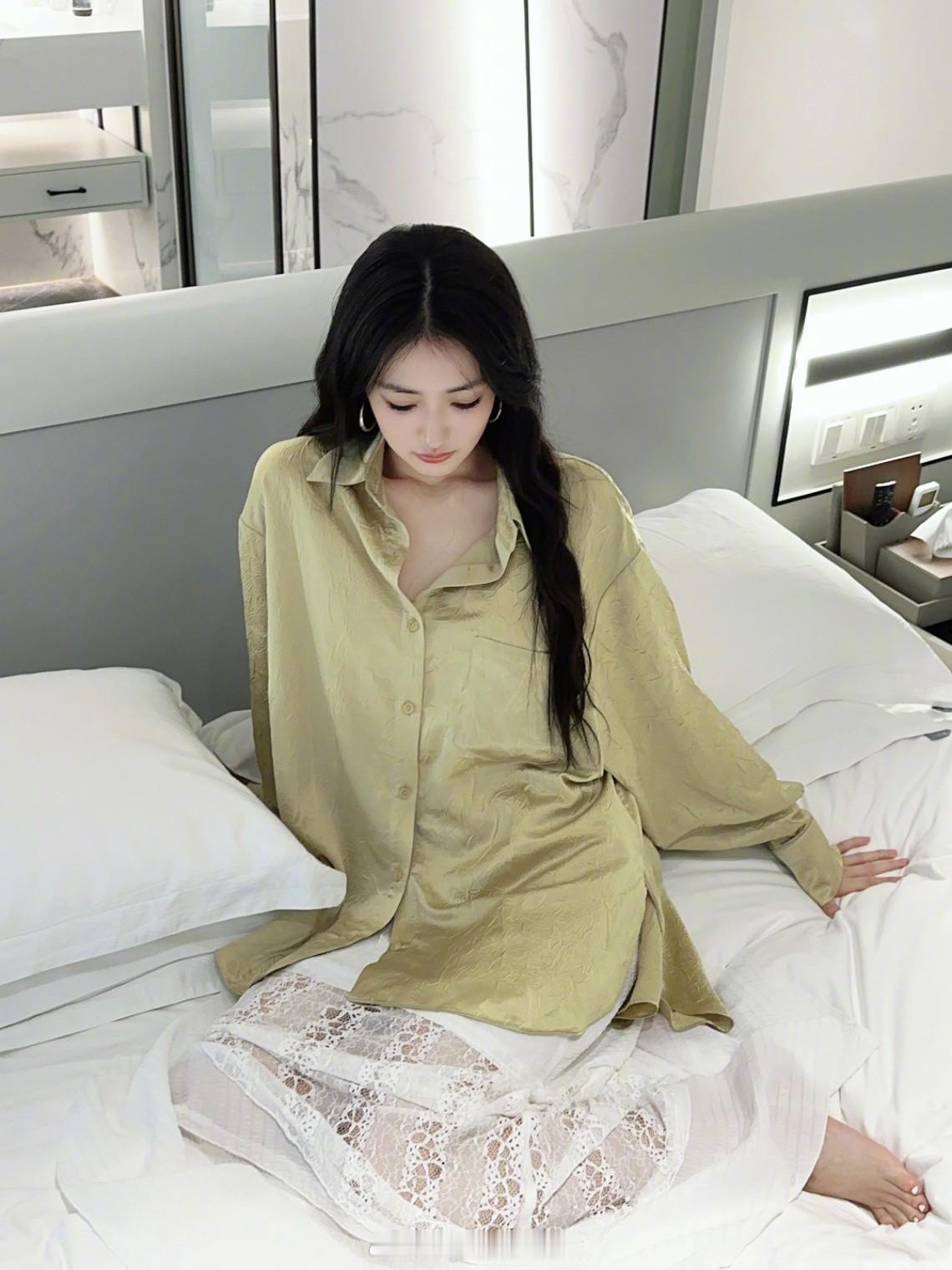 徐璐夏日青春派对甜美穿搭 ​​​