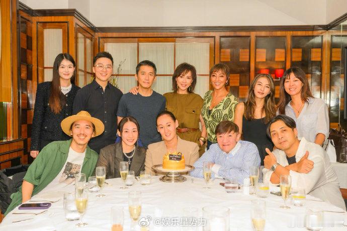 刘嘉玲为助理庆生 给助理Lisa过生日也太暖心了吧！这是什么神仙职场关系～建议所