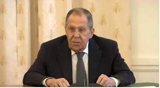 俄罗斯已决定向伊朗提供无人机、防空系统、苏35战斗机，美国提出强烈反对，但俄外长