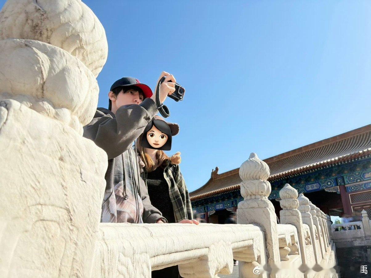 张泽禹晒与妈妈合照张泽禹和妈妈的合照 张泽禹和妈妈的合照，表白妈妈，母亲节快乐 