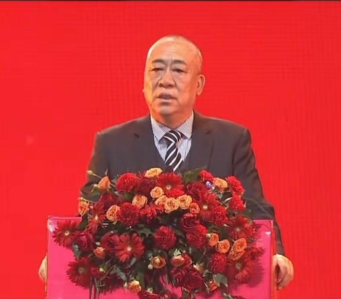 你发现了吗？今年春节的朋友圈，少了些豪车名表的炫耀，多了些返乡创业的故事；少了些