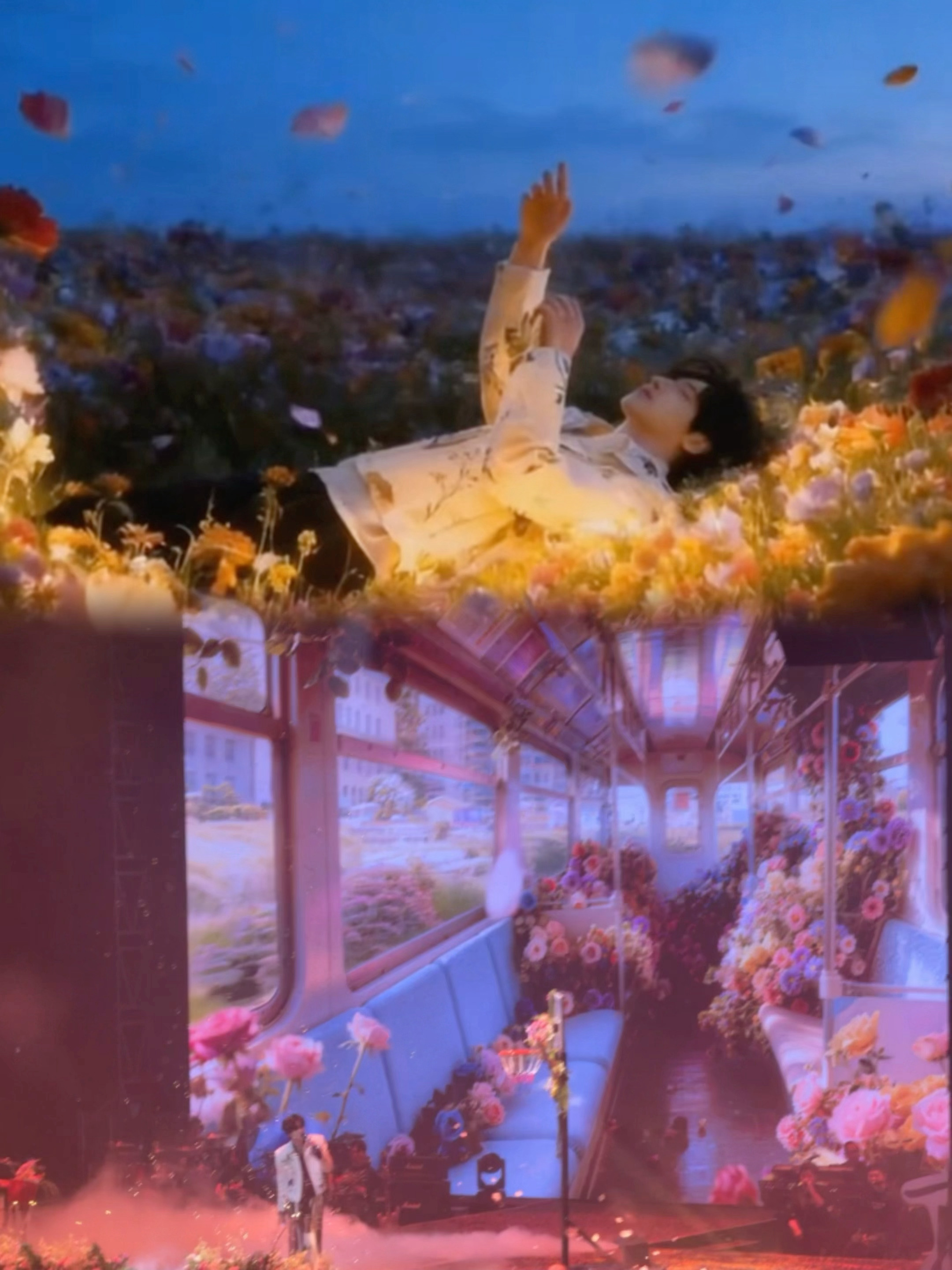 展丞  要忍住的是对夏天的思念吗🥺🤏🏻 