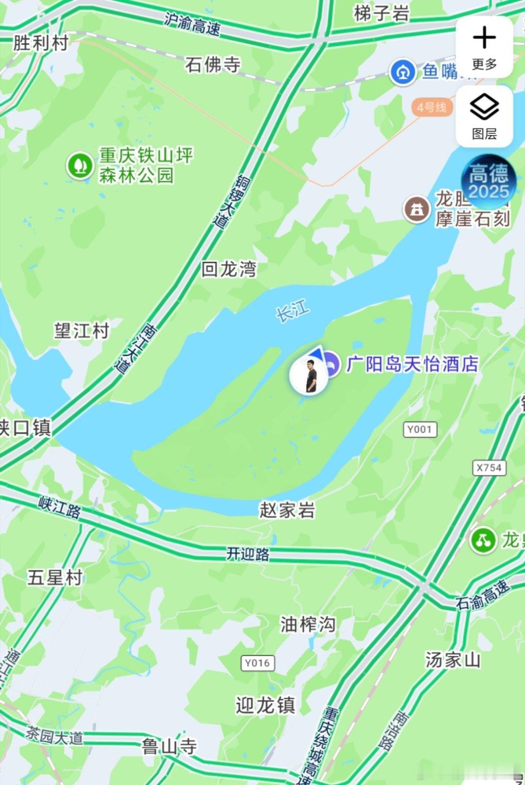 大家早，又到周四，我现在在长江中间。前阵子去元戎启行试驾了搭载VLA模型的实车，