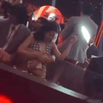 Jennie将发布二单 妮妮是和老w分手了吗 单亲妈妈好可怜啊 心疼腻腻 