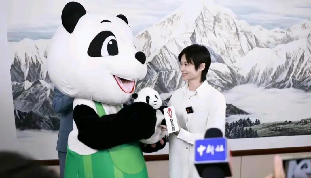 在春风和煦、万物复苏的季节里，四川文化旅游界迎来了一股清新而独特的力量——李宇春