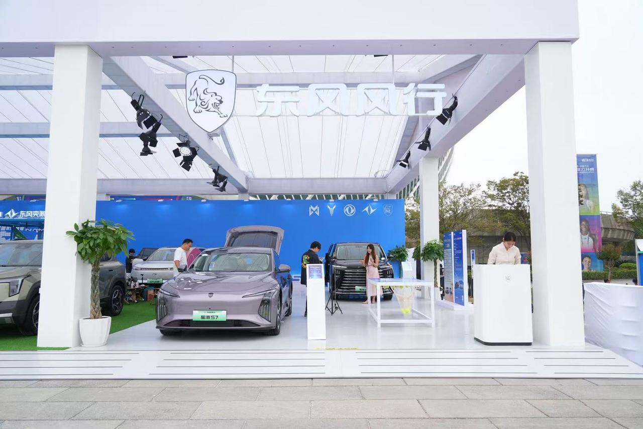 东风风行9月交付过万了！
其中星海V9在MPV领域打了错位战
20万内中大型新能