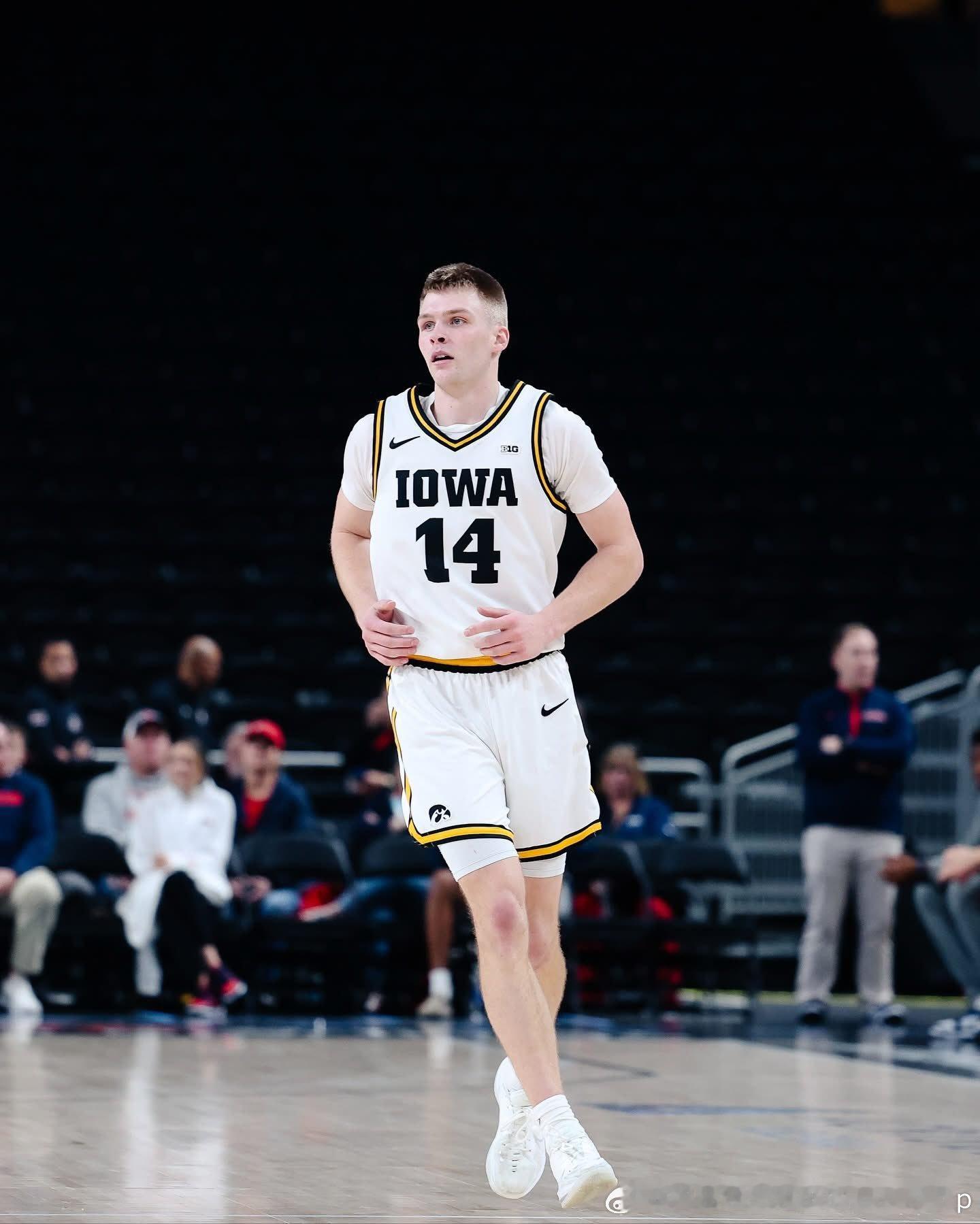 韩裔后卫Xaivian Lee本赛季在佛罗里达糟糕的表现被让人拿来作为说明NCA