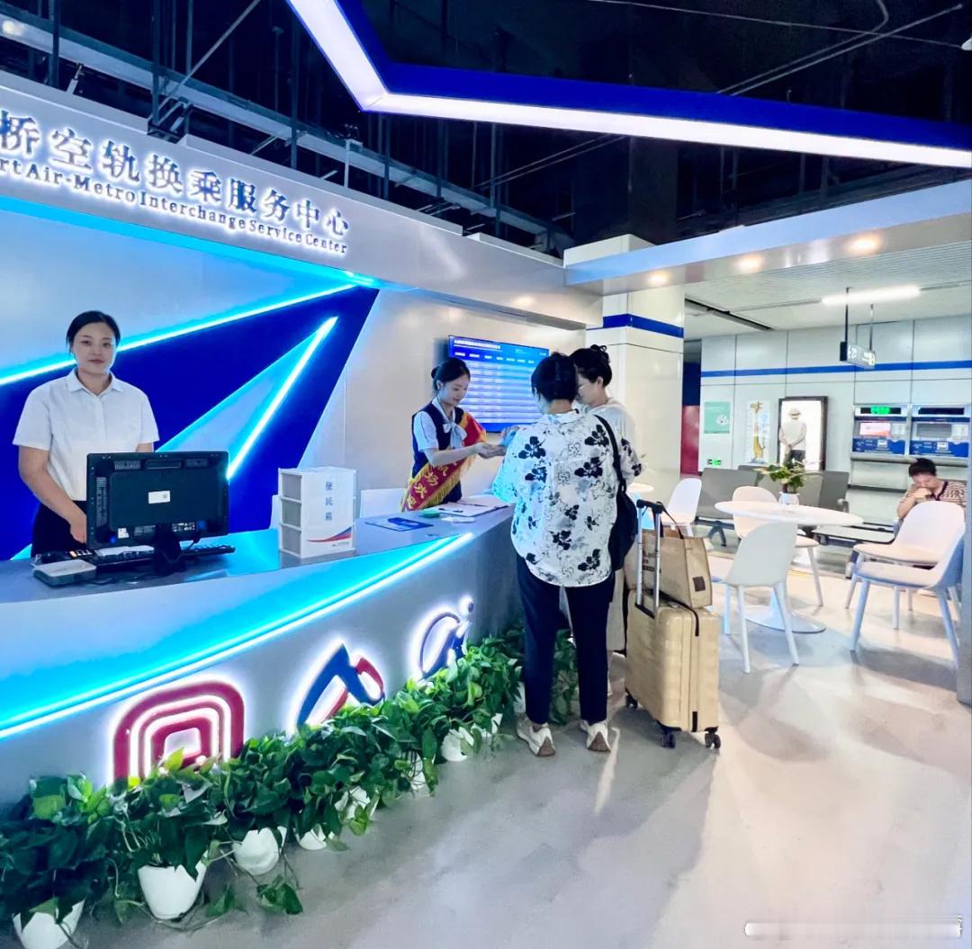【#合肥机场空轨换乘专线试运行首日获点赞#】8月22日，合肥机场“空轨专线”开始