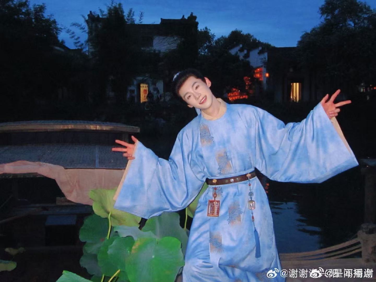谢兴阳古人怎么还用电风扇笑晕了！这届网友都是拿放大镜观察艺人的吧！谢兴阳发的日常