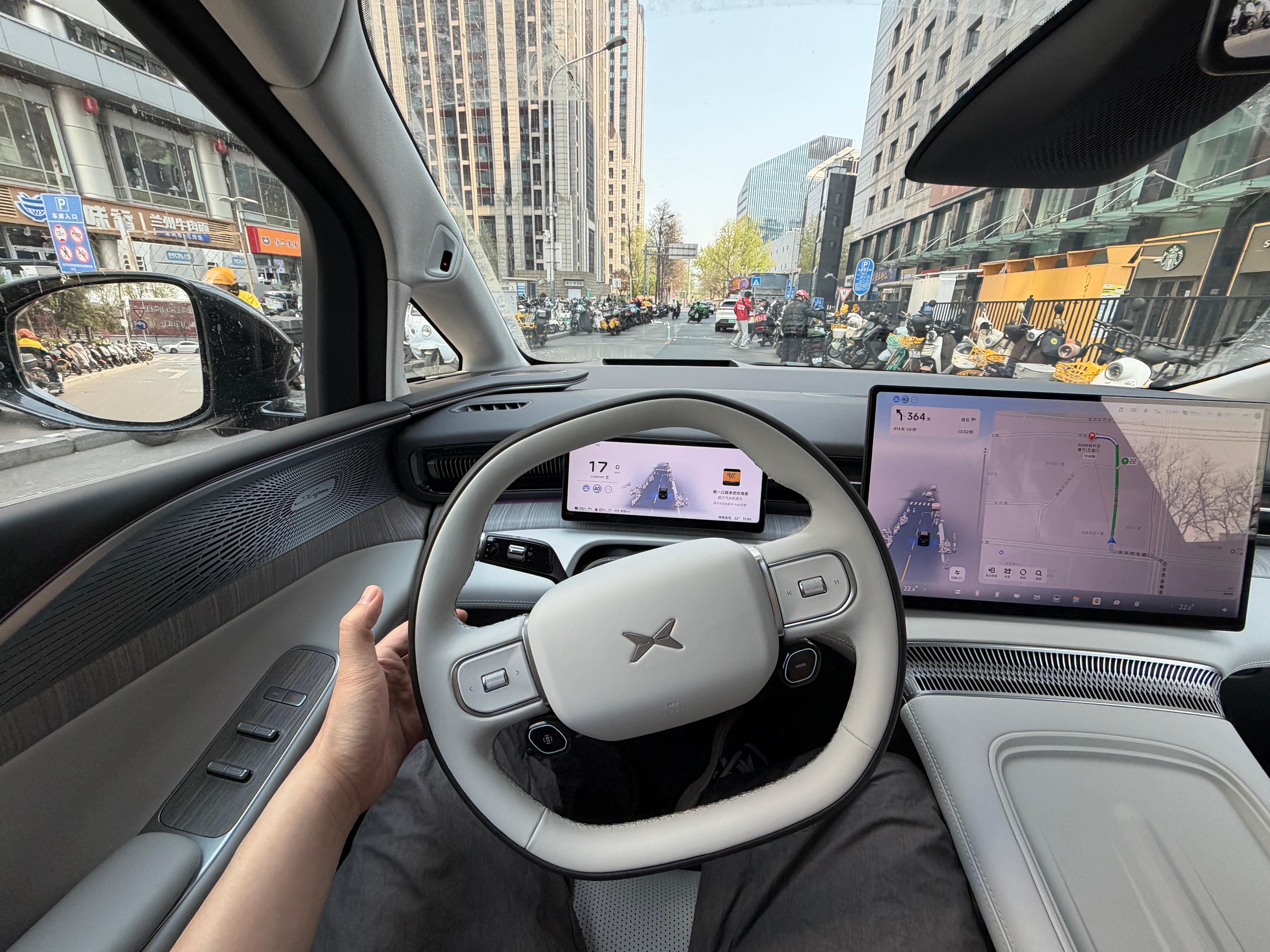 在自己的X9上感受了下二代VLA感觉对于决策的把控更果断了不错～继续用用看看梁家