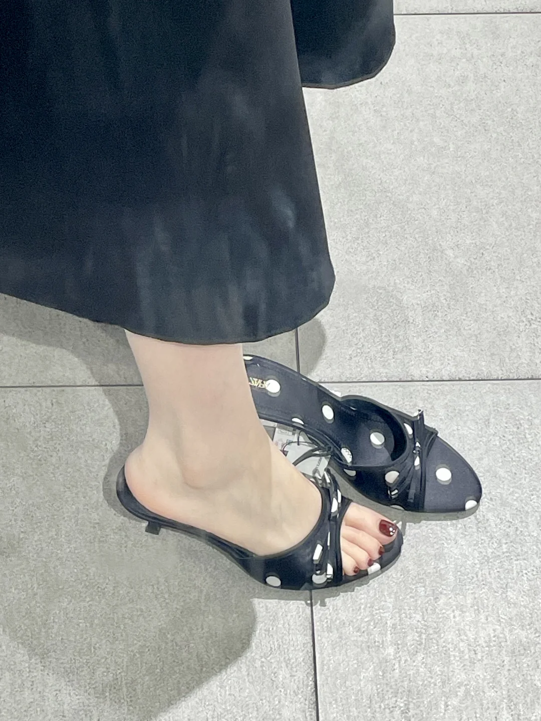 zara！zara！！波点拖鞋！！！