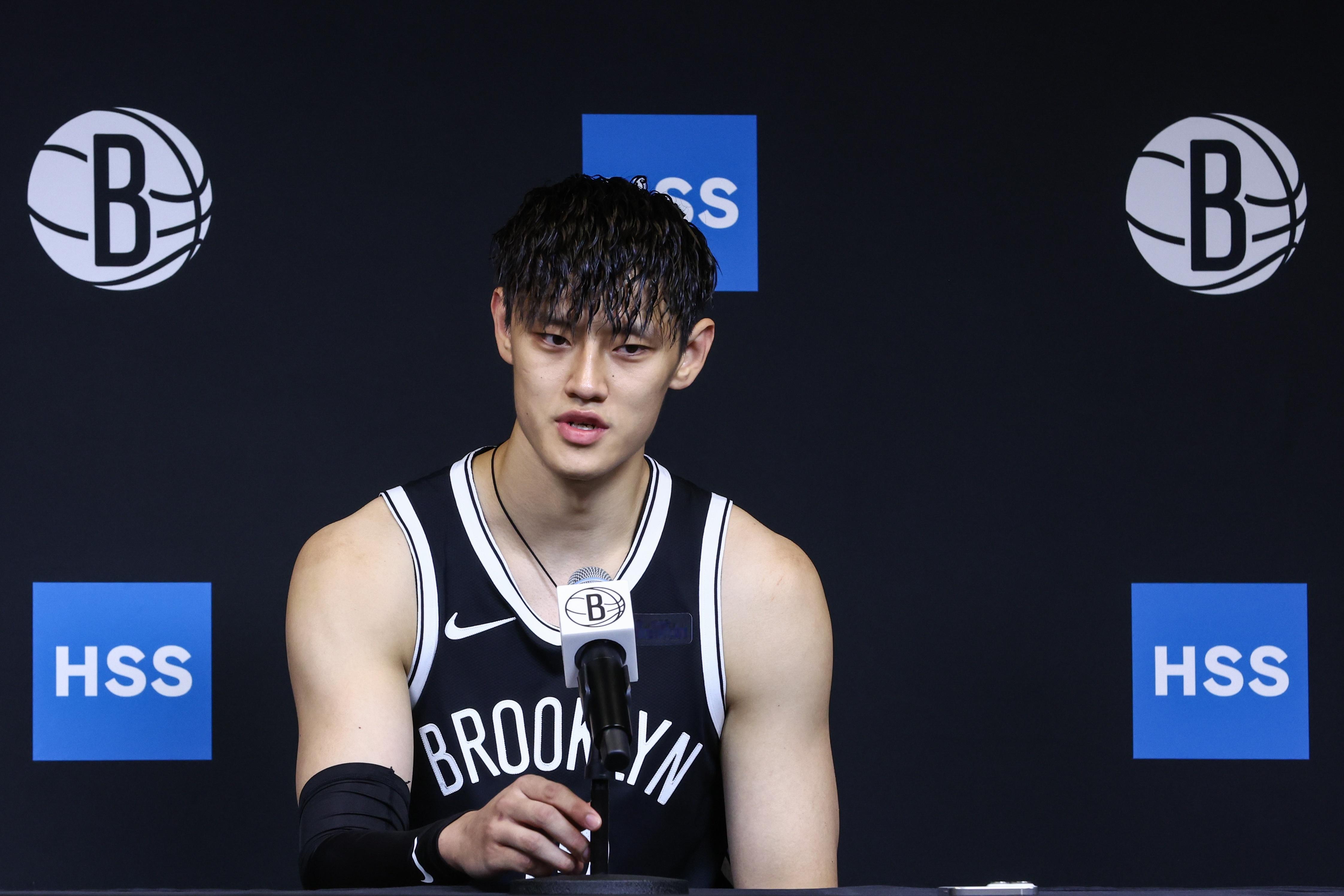 NBA季前赛，篮网123-88大胜耶路撒冷夏普尔。篮网使用了17人轮换，最多曾领