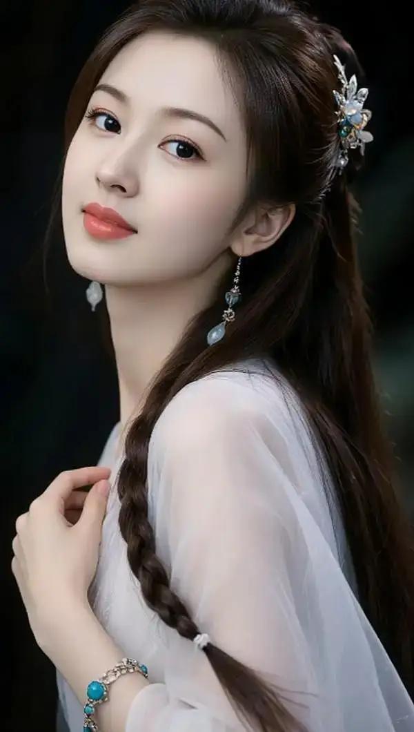梦幻古风少女，优雅发饰点缀，清新脱俗！💖🌺🌟