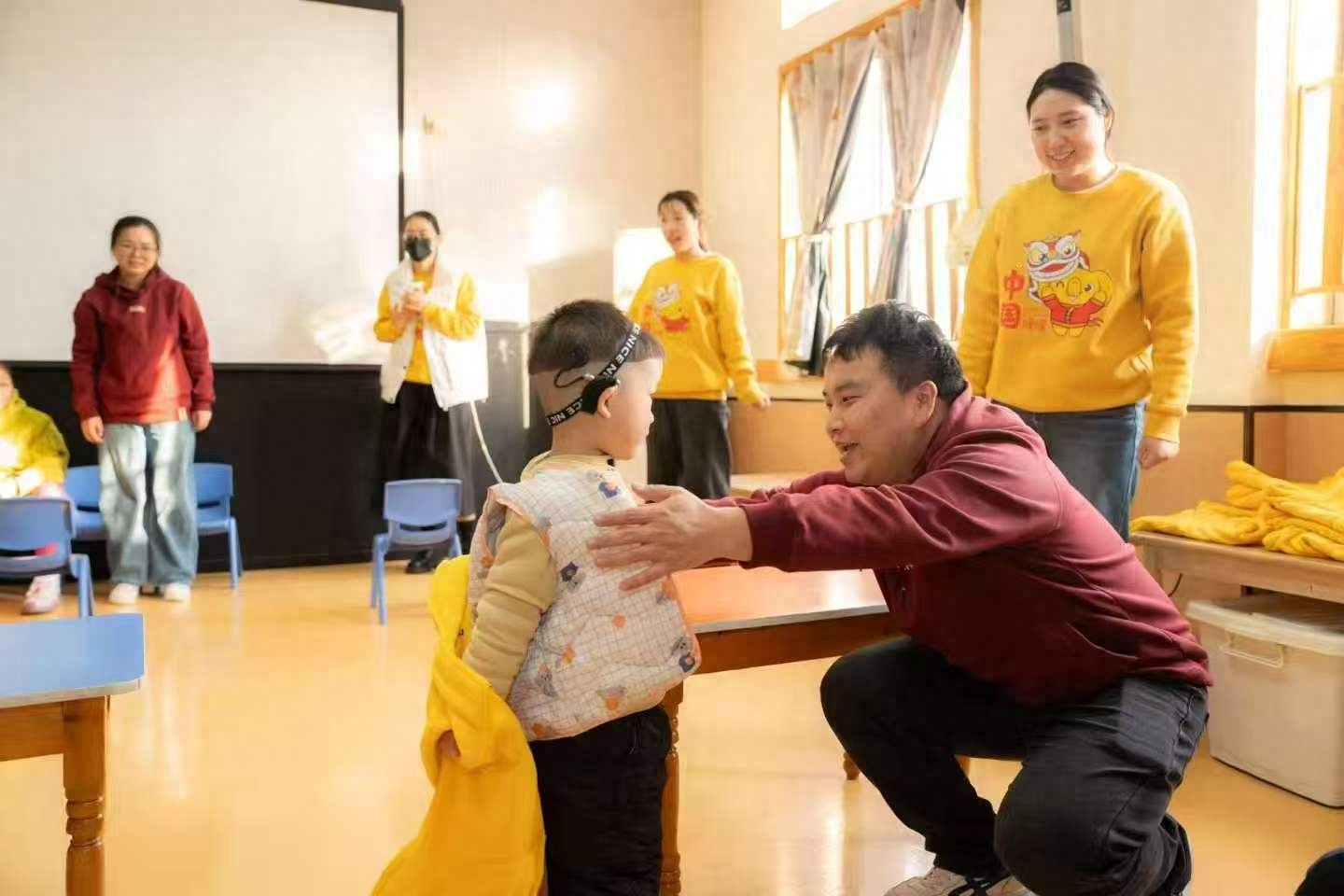 13年公益长跑，巴奴以爱托举听障儿童