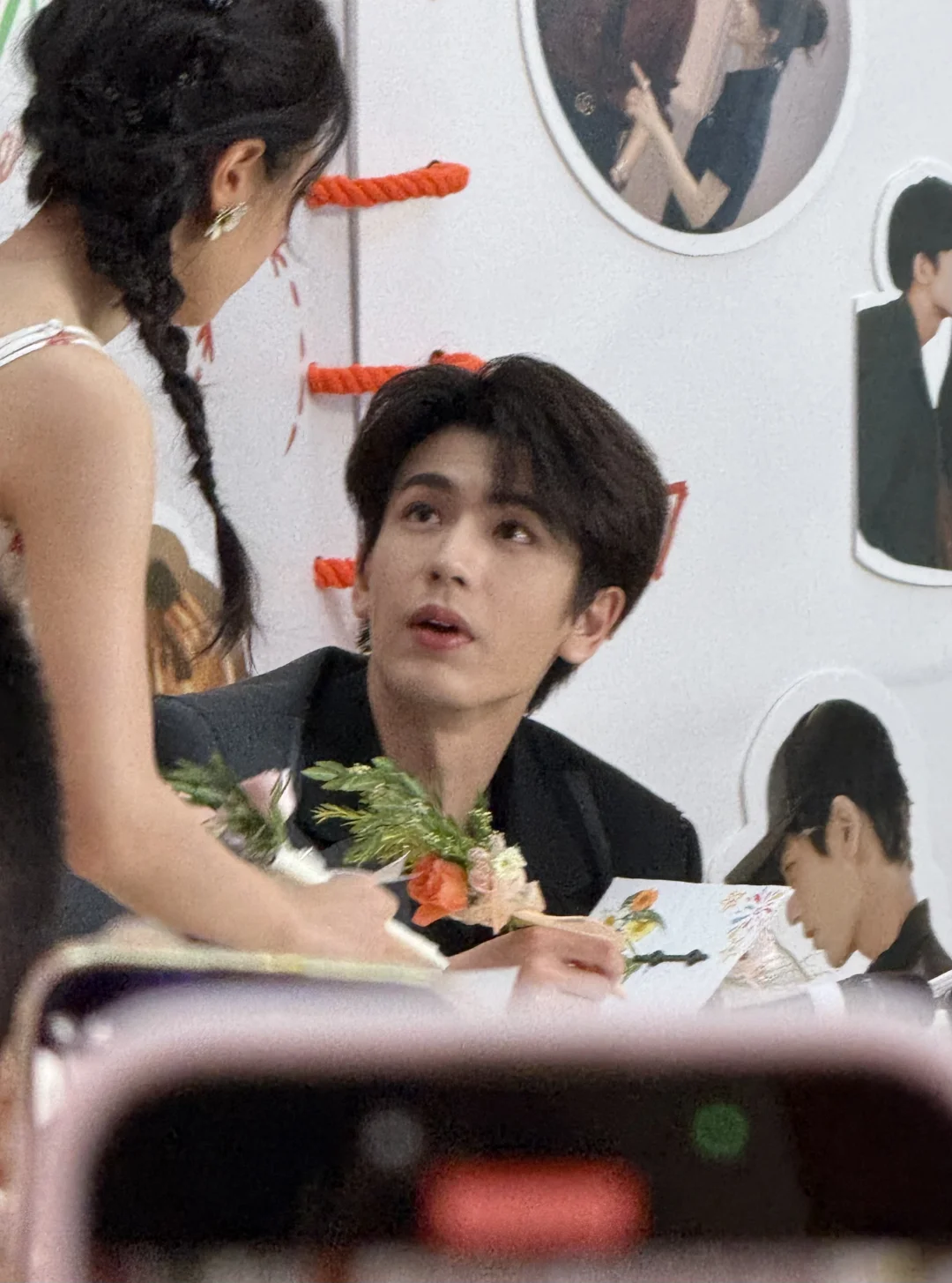 张凌赫怎么能帅成这样！！