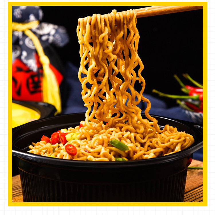 泡面吃腻了？试试这桶免煮拌面！🍜我真的会谢！怎么会有这么方便的速食！小龙虾+火