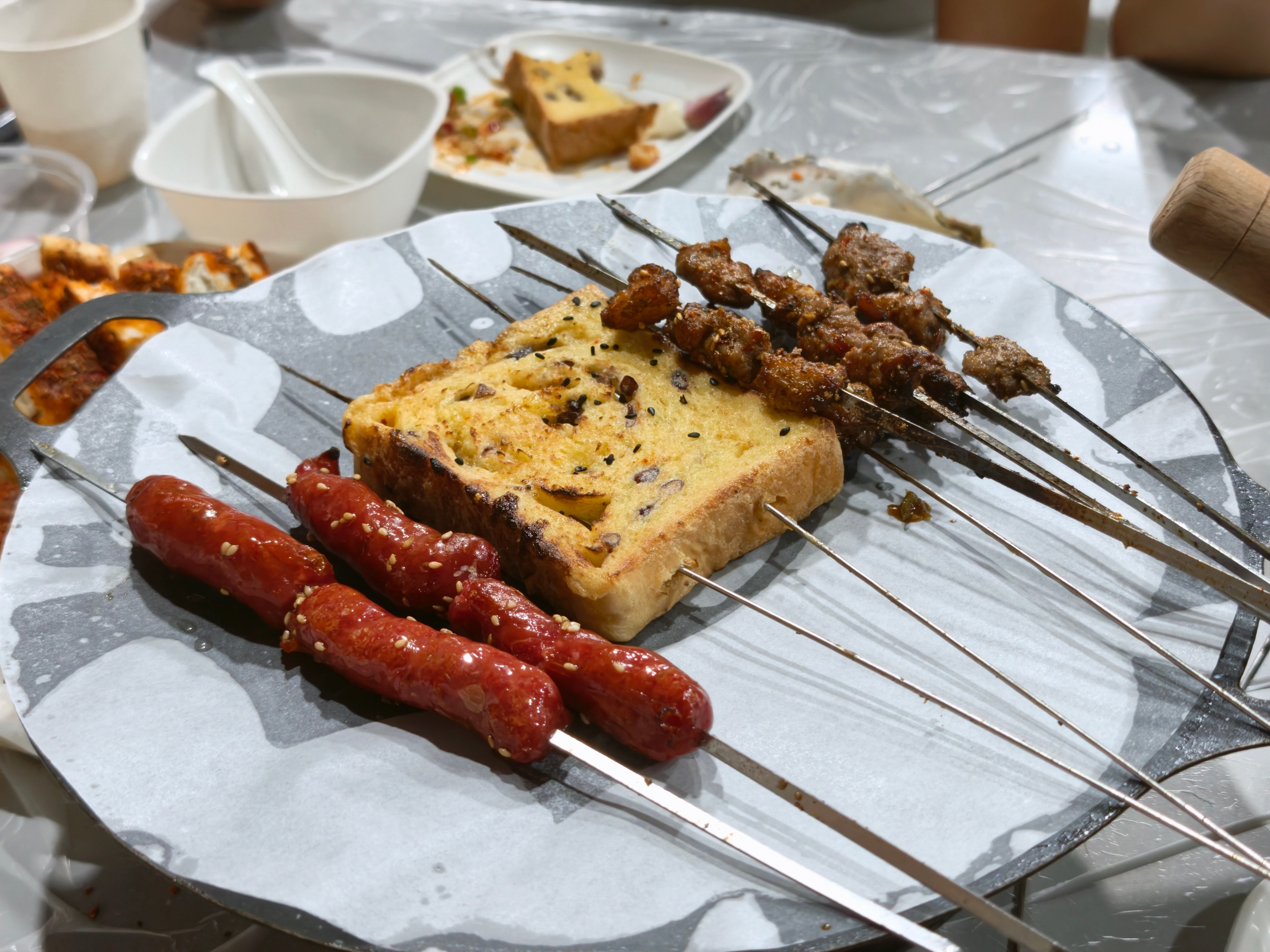 看完球赛来吃烤肉！我现在每次必点生蚝！！ 