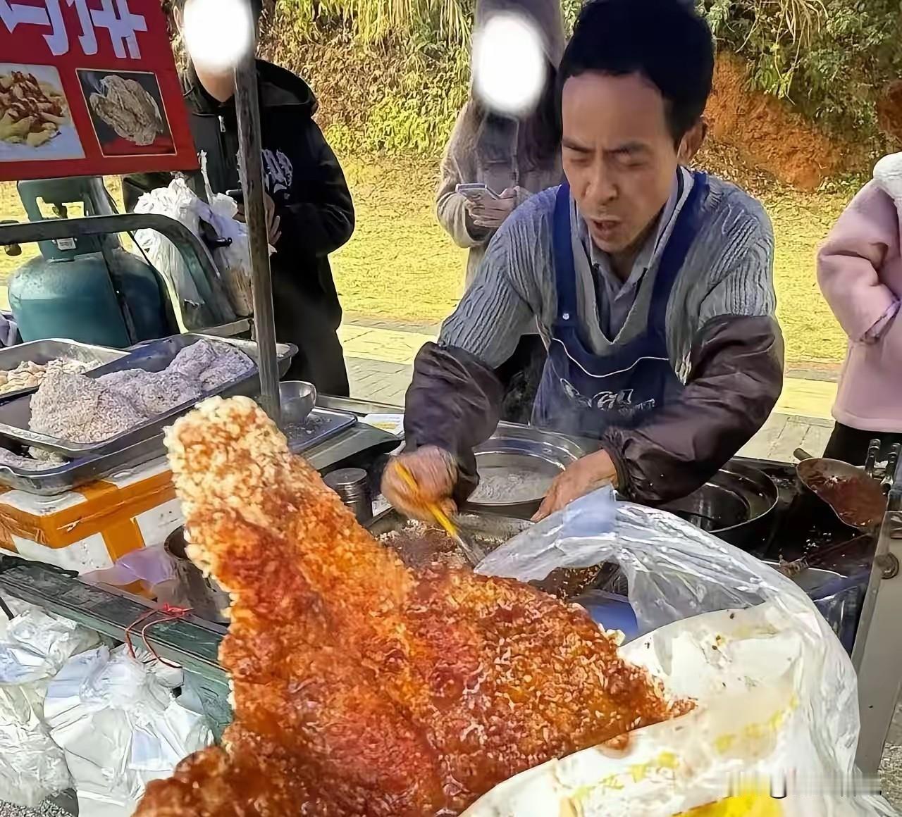 景德镇鸡排哥现在要做的不是炸鸡排！好好跟曾经的拉面哥好好学学吧，赶紧直播带货变现