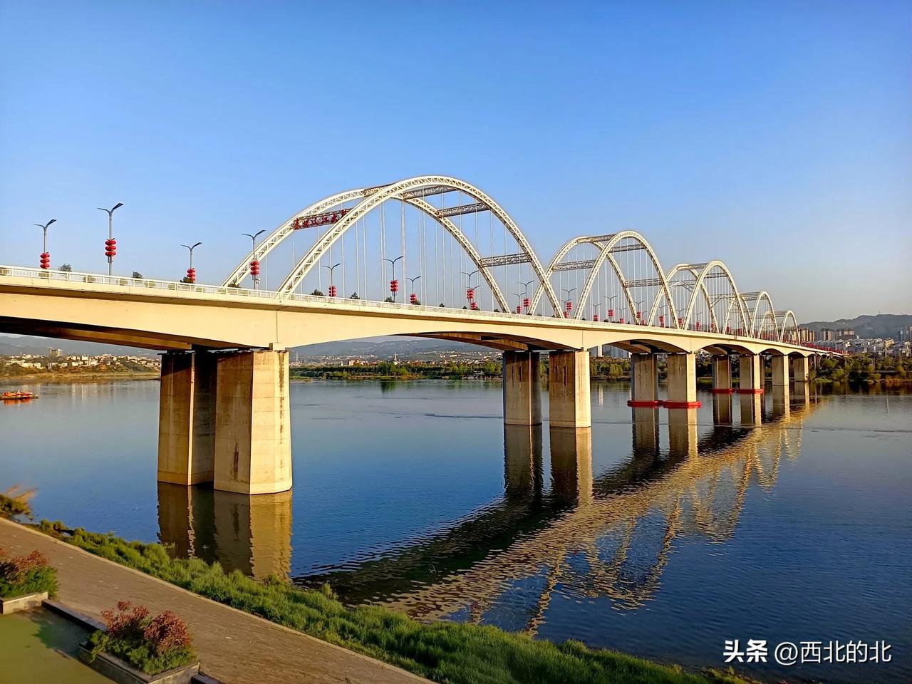 🌊这座桥，见证了时光的流转🌄