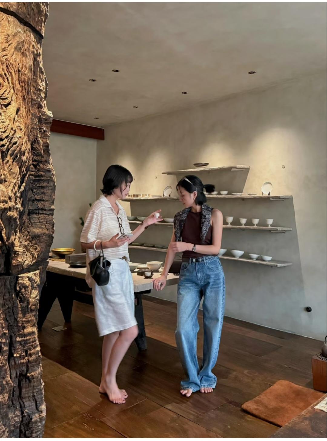 这是什么展，还得要求光脚？