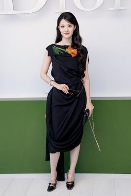 王楚然
亮相Christian Dior2026秋冬巴黎时装周
哇，这个造型好美