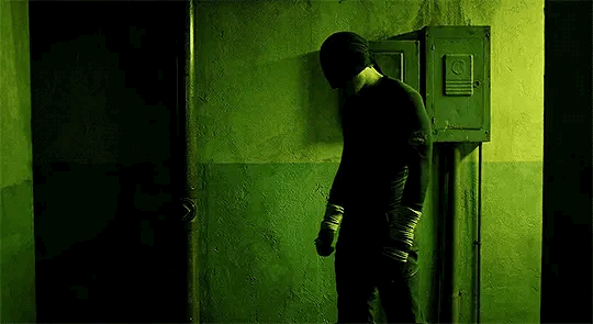 查理·考克斯确认《#夜魔侠:重生#》中有一镜到底“一镜有不同的类型。 目前为止，